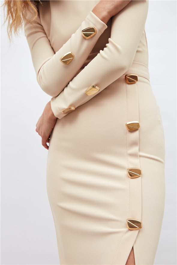 Model with beige pencil skirt, closeup