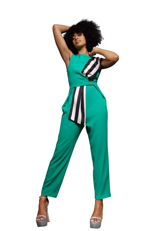 Woman with a green jumpsuit, full view